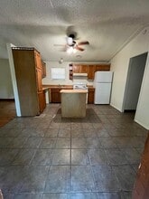 86 Young Rd in Huntsville, TX - Foto de edificio - Building Photo