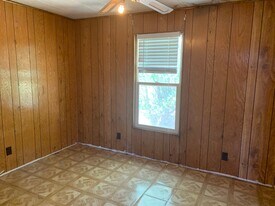 472 Tiffany Dr in Spring Creek, NV - Building Photo