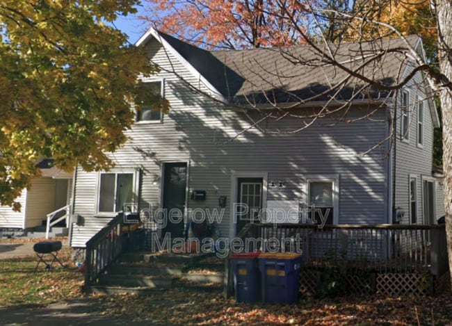 property at 1009 Quarry Ave NW