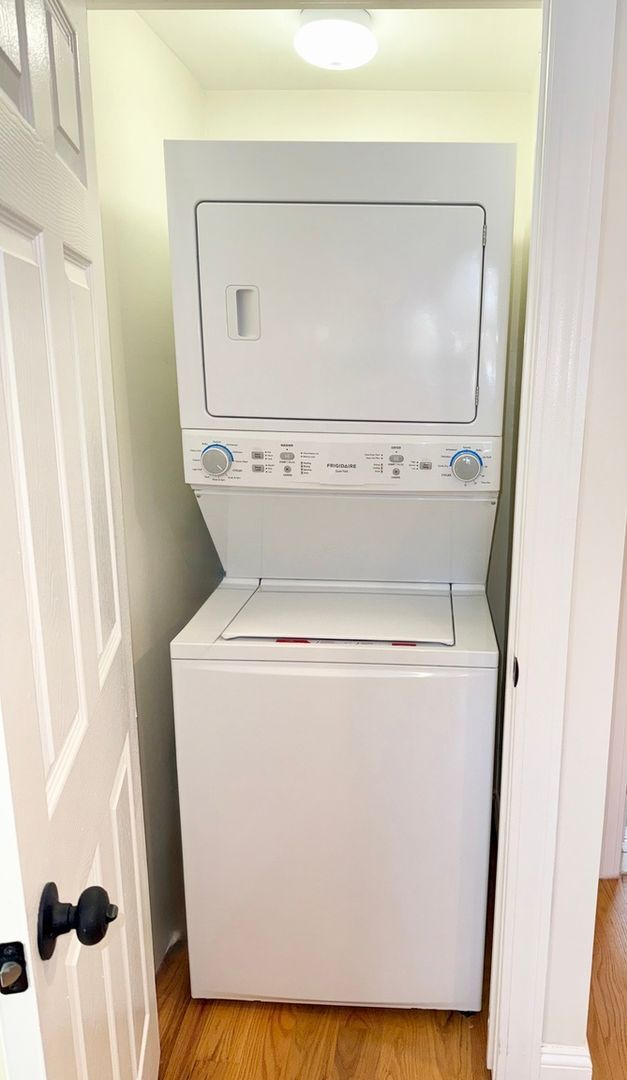 48A E Pembroke Rd in Danbury, CT - Foto de edificio - Building Photo