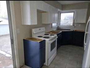 6006 Bay Pine Dr in Louisville, KY - Building Photo - Building Photo