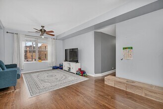 1410 W Sunnyside Ave, Unit 1S in Chicago, IL - Building Photo - Building Photo