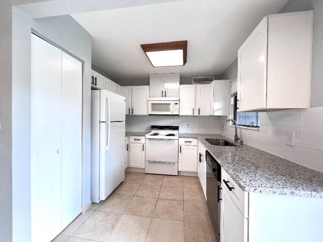 2811 SW Archer Rd, Unit S145 in Gainesville, FL - Building Photo - Building Photo