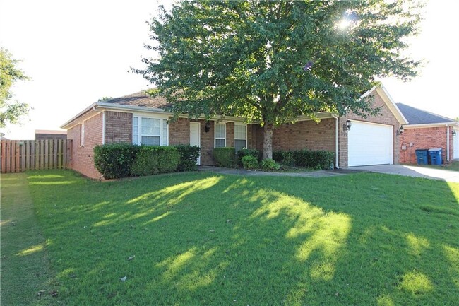 3907 SW Moline Ave in Bentonville, AR - Building Photo - Building Photo