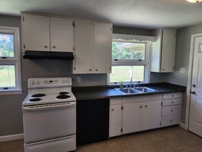 1801 14th St NE in Hickory, NC - Building Photo - Building Photo