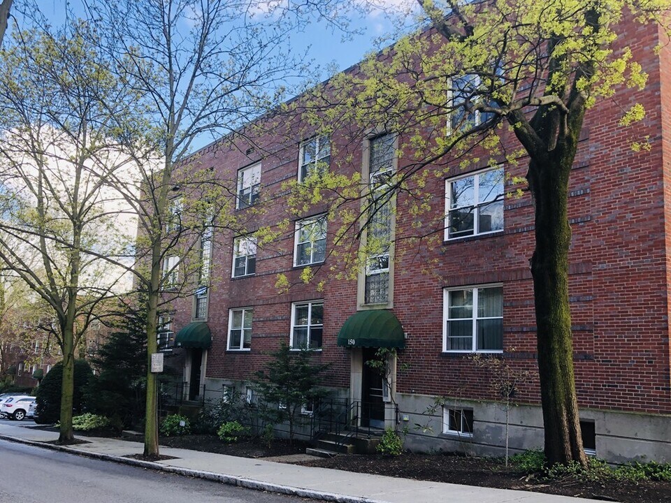 150 Beaconsfield Rd in Brookline, MA - Building Photo