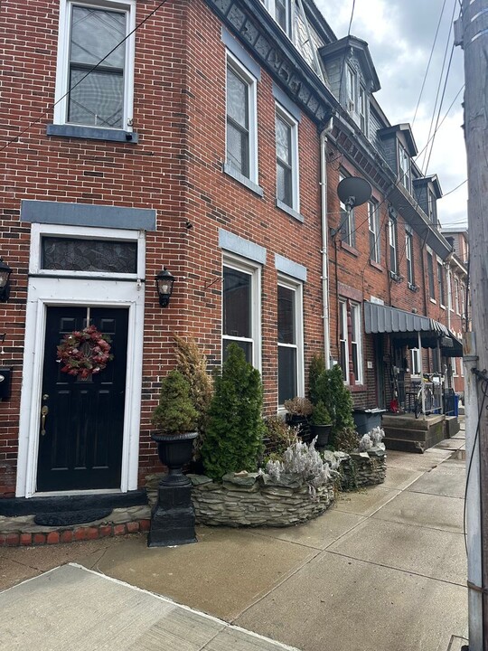 97 S 22nd St in Pittsburgh, PA - Building Photo