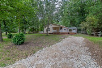 11257 S Lake Shore Dr in Conroe, TX - Building Photo - Building Photo