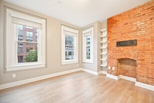 459 Massachusetts Ave NW, Unit 22 in Washington, DC - Building Photo