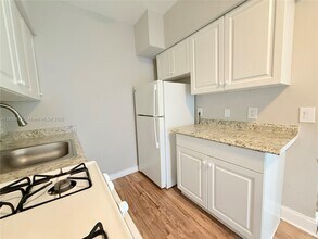 9270 E Bay Harbor Dr in Bay Harbor Islands, FL - Building Photo - Building Photo