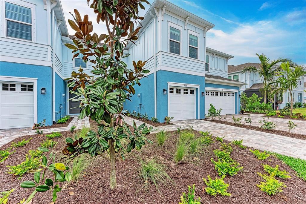 305 Via Tuscany Ave in Sarasota, FL - Building Photo
