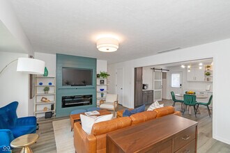 110 1st St SE in Carmel, IN - Building Photo - Building Photo