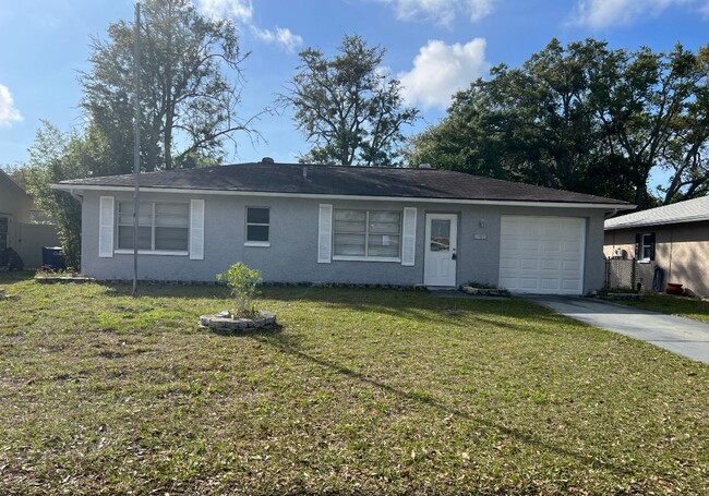 5031 Lillilea Ln in New Port Richey, FL - Building Photo - Building Photo