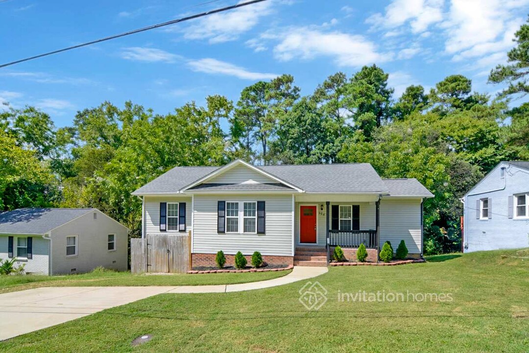 524 Parnell Dr in Raleigh, NC - Foto de edificio