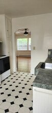 Elysian Gardens Apartments in Portland, OR - Building Photo - Building Photo