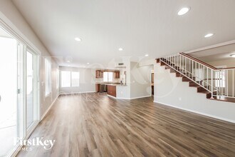 7668 W Flynn Ln in Glendale, AZ - Foto de edificio - Building Photo