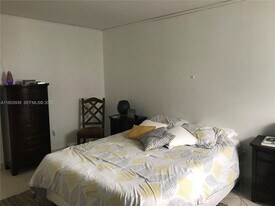 1075 93rd St in Bay Harbor Islands, FL - Building Photo