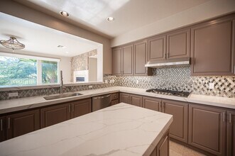 11717 Glowing Sunset Ln in Las Vegas, NV - Building Photo - Building Photo