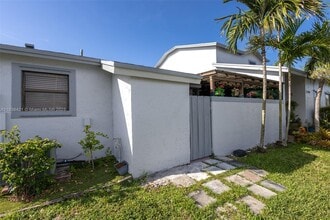15230 SW 68th St in Miami, FL - Building Photo - Building Photo