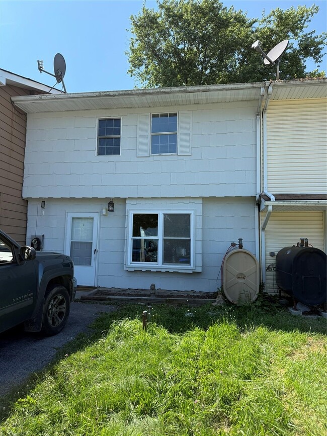 property at 11 Columbine Ct