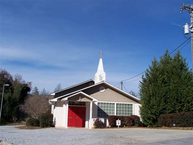 108 W Baker St in Pickens, SC - Building Photo