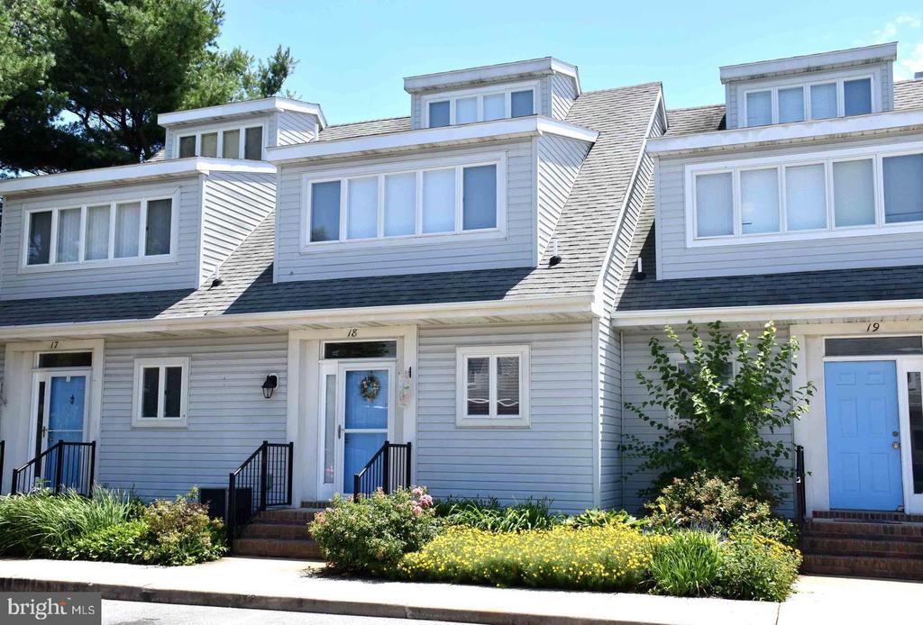 18 Henlopen Gardens in Lewes, DE - Building Photo