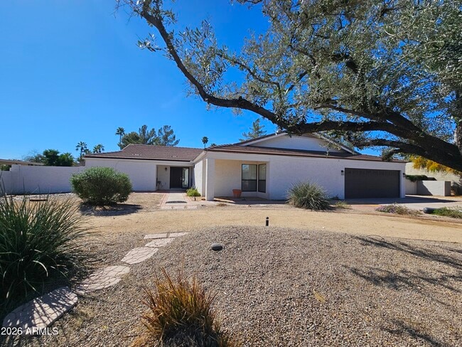 property at 4929 E Sunnyside Dr