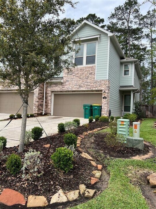 186 Moon Dance Ct in Conroe, TX - Building Photo