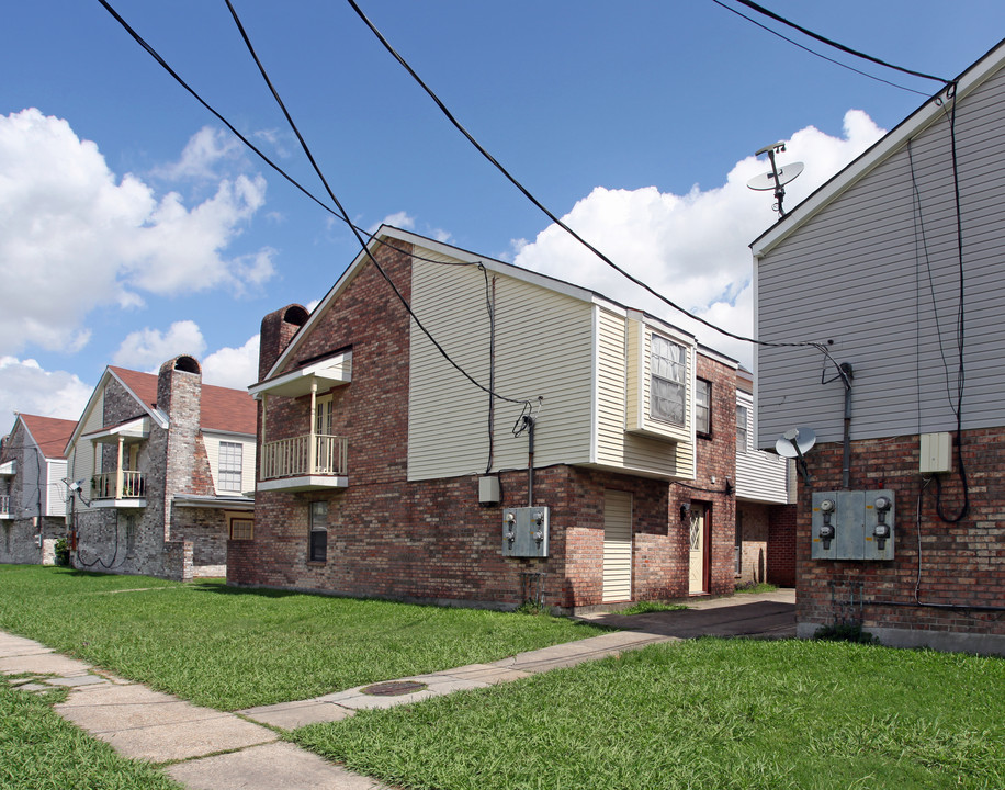 3300-3330 Seine St in New Orleans, LA - Building Photo