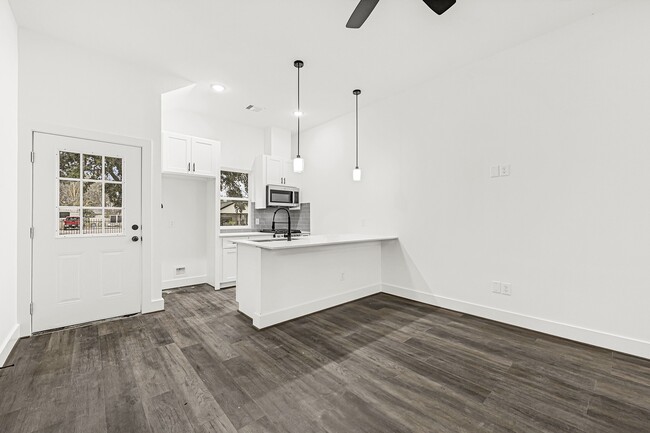 106 Armstrong St in Houston, TX - Building Photo - Building Photo