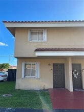 562 NW 82nd Pl in Miami, FL - Building Photo - Building Photo
