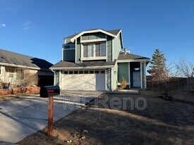 2402 Skyview Dr in Reno, NV - Building Photo