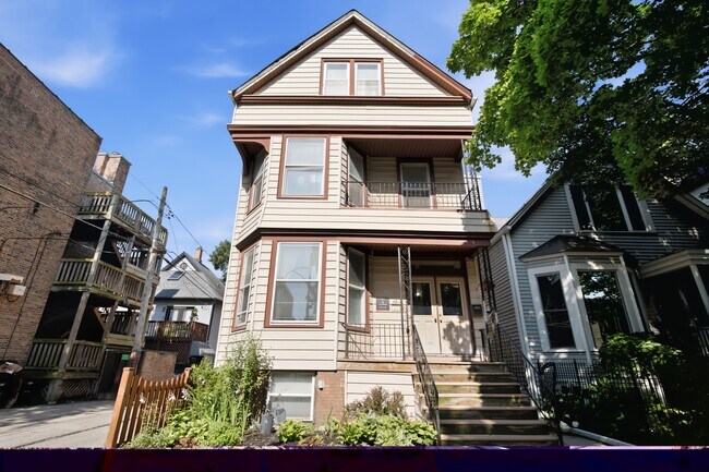 property at 3814 N Marshfield Ave