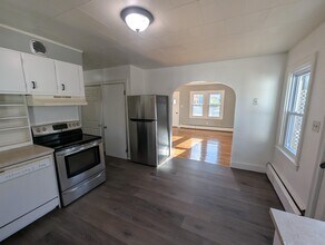 308 Washington St in Claremont, NH - Building Photo - Building Photo