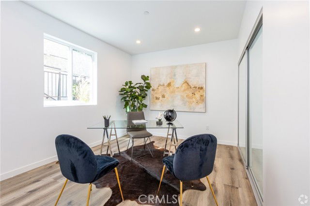 5655 Hazeltine Ave in Los Angeles, CA - Building Photo - Building Photo