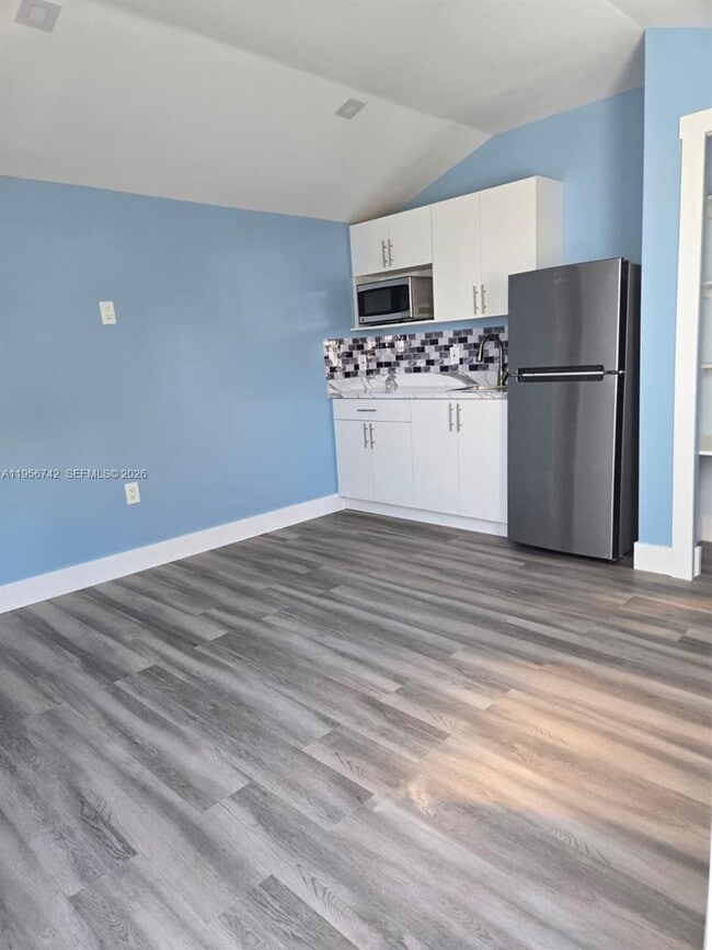 9650 SW 163rd St in Miami, FL - Foto de edificio - Building Photo