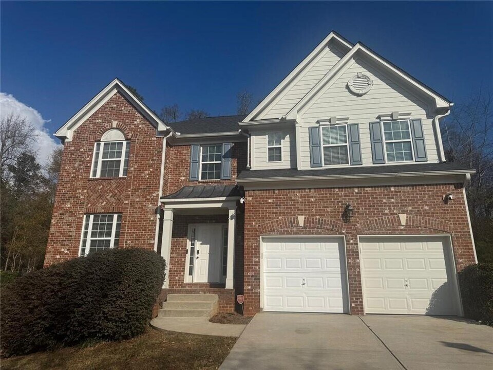 3926 Yosemite Park Ln in Snellville, GA - Building Photo