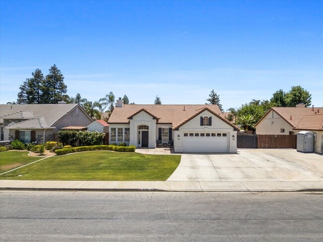 10303 Roehampton Ave in Bakersfield, CA - Building Photo - Building Photo