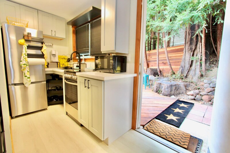 14082 Woodland Dr in Guerneville, CA - Building Photo