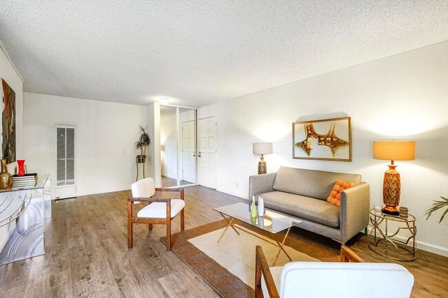 280 Easy St in Mountain View, CA - Building Photo - Building Photo