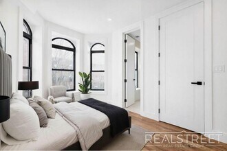 3BR/2.5BA Duplex with In-Unit Washer/Dryer in Brooklyn, NY - Building Photo - Building Photo
