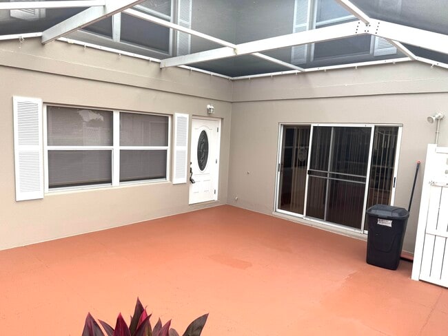 property at 2813 SW Lakemont Pl