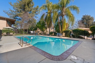 Rinconada Village in Carmichael, CA - Building Photo