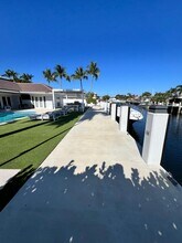 5510 Bayview Dr in Fort Lauderdale, FL - Foto de edificio - Building Photo