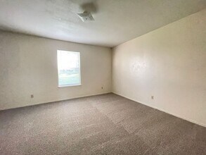 201 W Lincoln Ave in Copperas Cove, TX - Foto de edificio - Building Photo