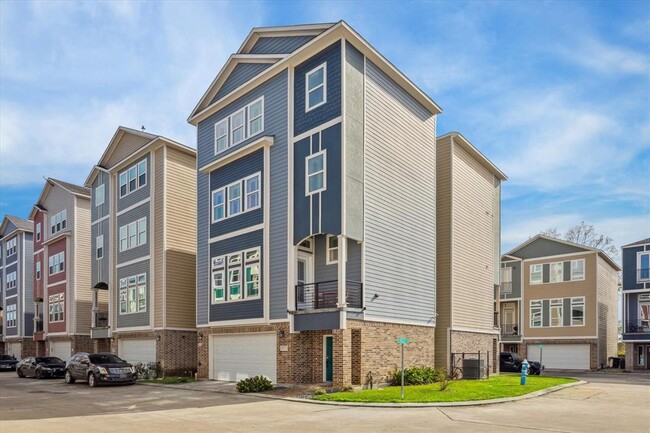 2117 Oatfield Dr in Houston, TX - Foto de edificio - Building Photo