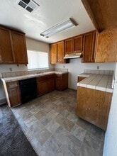 4204 Cyclone Dr in Bakersfield, CA - Building Photo - Building Photo
