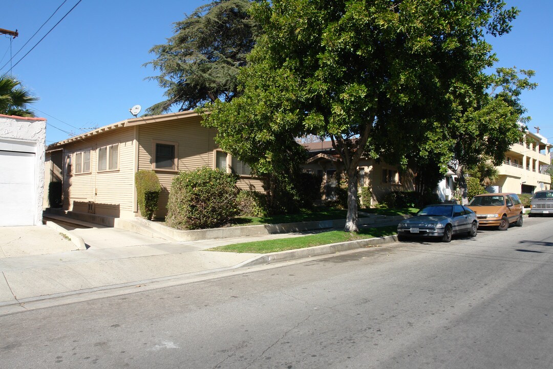 513 Granada St in Glendale, CA - Building Photo