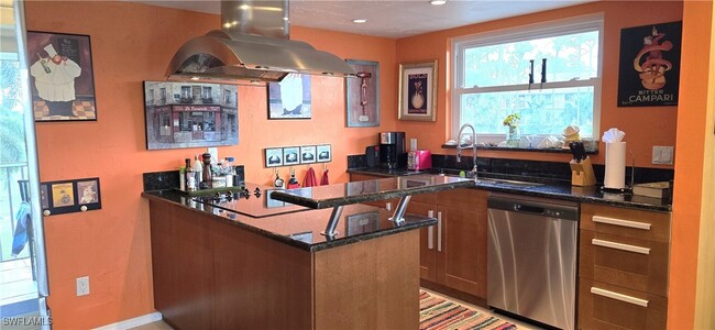 property at 69 Georgetown Blvd