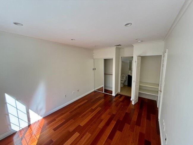 1838 Glenwood Rd in Glendale, CA - Building Photo - Building Photo